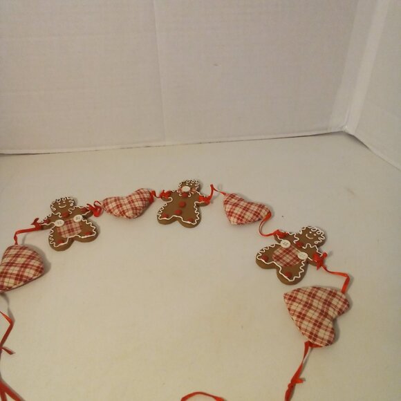 House Of Lloyd Gingerhearts Garland Christmas Around The World 1996 - Picture 8 of 12